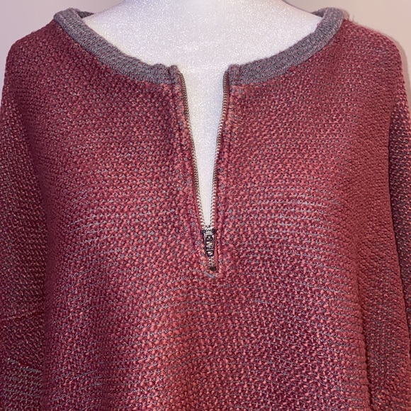 Vintage Havana Textured Raspberry and Charcoal Zip Neck Top - Picture 2 of 14